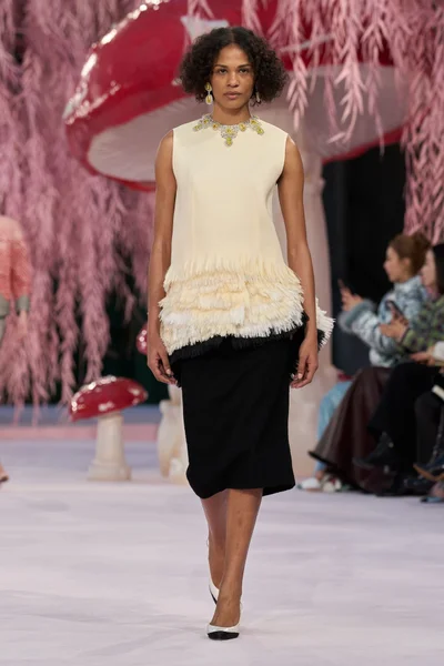 Look 35